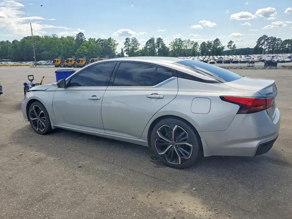 2024 NISSAN ALTIMA SR  