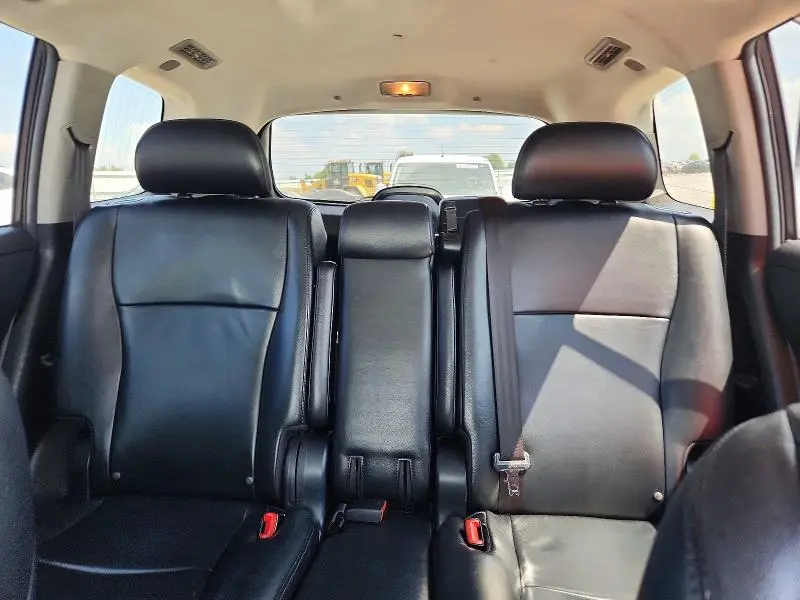 2013 TOYOTA HIGHLANDER SE  