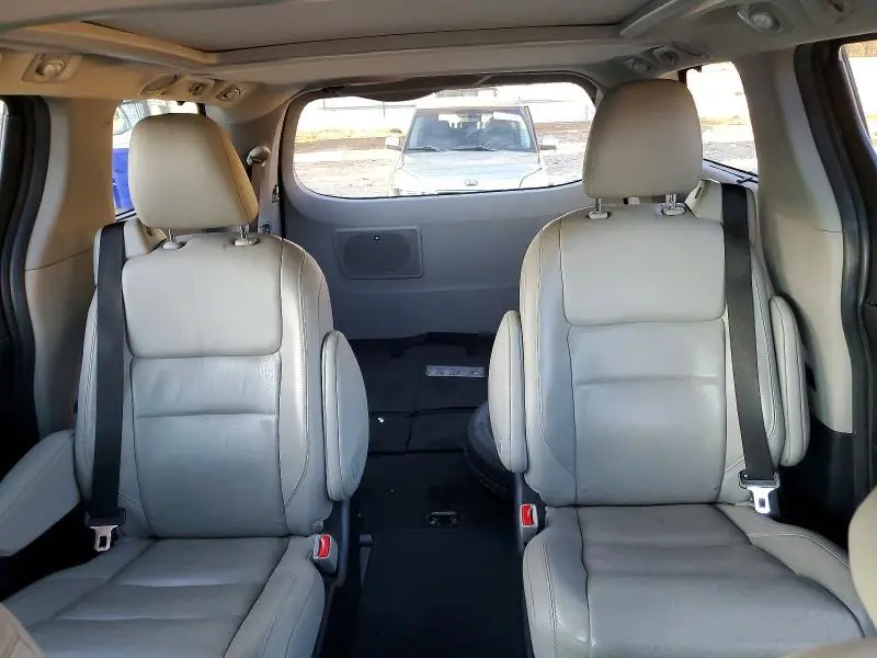 2015 TOYOTA SIENNA XLE  