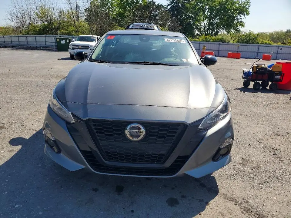 2022 NISSAN ALTIMA SR  