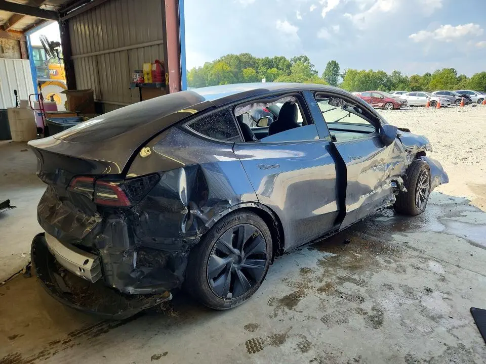 2025 TESLA MODEL Y   