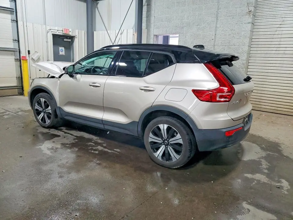 2023 VOLVO XC40 RECHARGE PLUS  