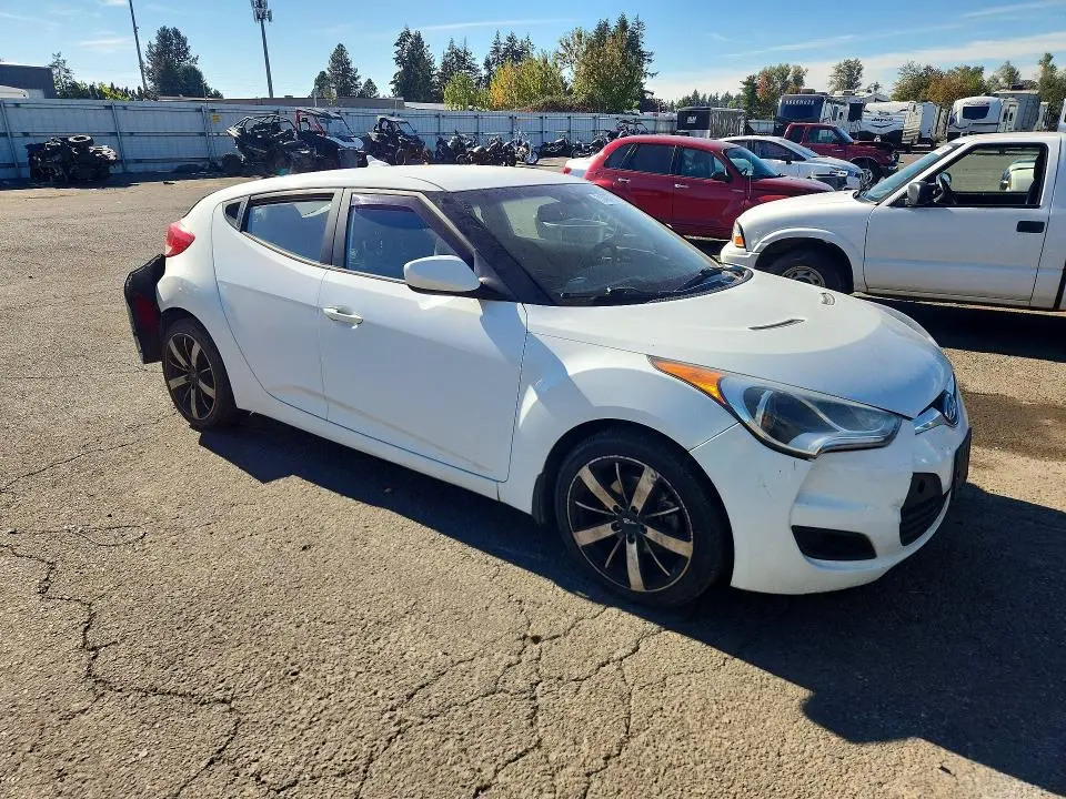 2013 HYUNDAI VELOSTER BASE  