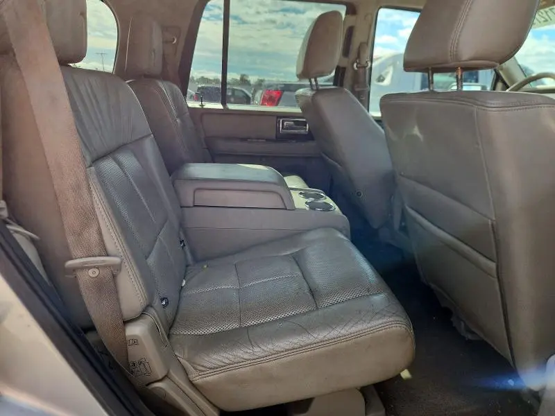 2010 LINCOLN NAVIGATOR   