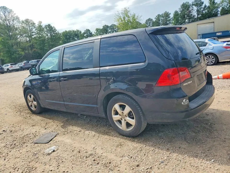 2010 VOLKSWAGEN ROUTAN SE  