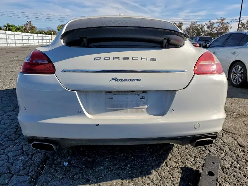 2012 PORSCHE PANAMERA 2  
