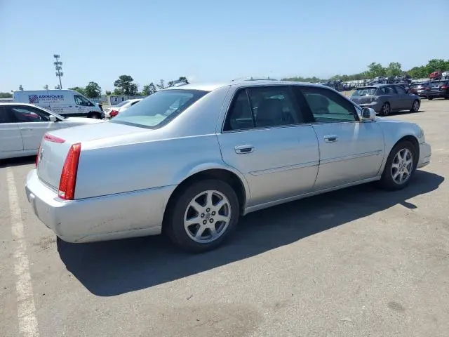 2010 CADILLAC DTS LUXURY COLLECTION  