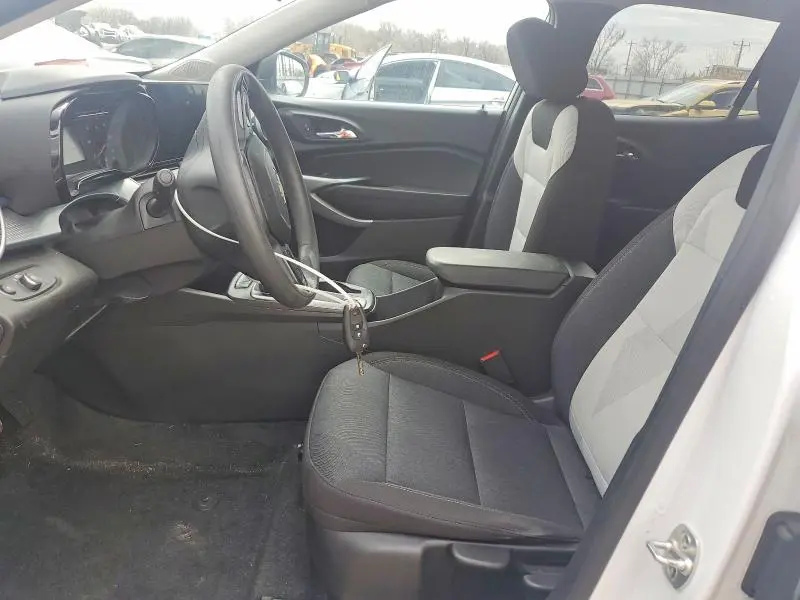 2024 CHEVROLET TRAX LS  