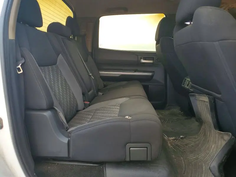 2018 TOYOTA TUNDRA CREWMAX SR5  