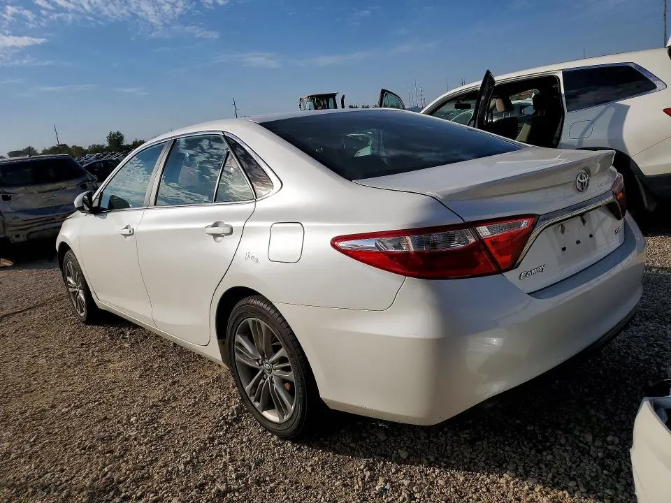 2016 TOYOTA CAMRY SE  