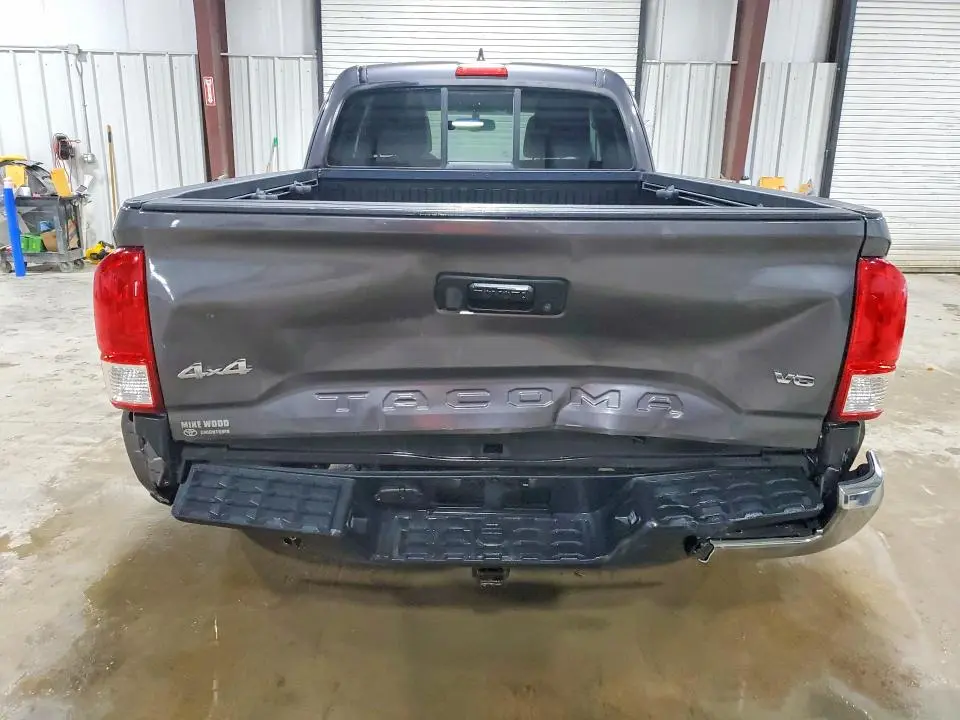 2017 TOYOTA TACOMA SR5 V6  
