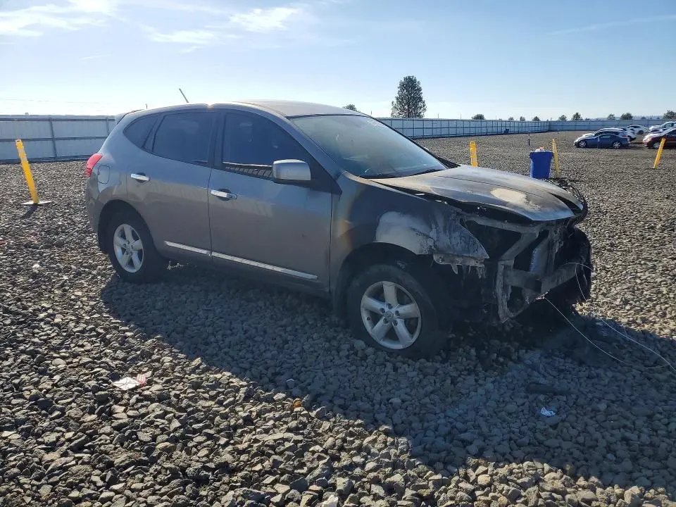 2013 NISSAN ROGUE S  