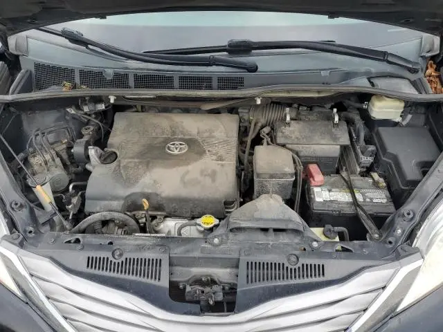 2015 TOYOTA SIENNA XLE  