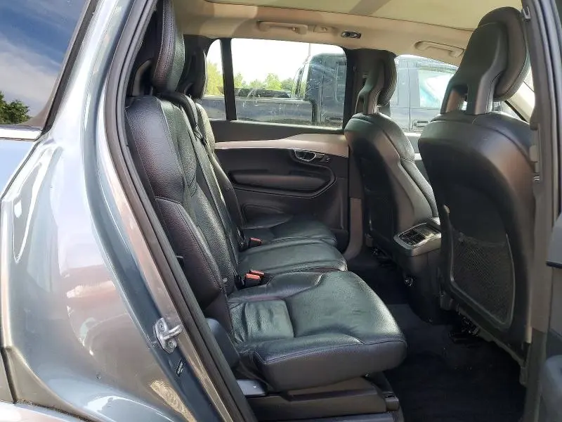 2016 VOLVO XC90 T6  