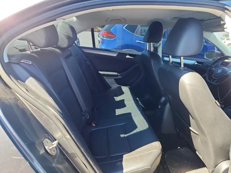 2017 VOLKSWAGEN JETTA SE  