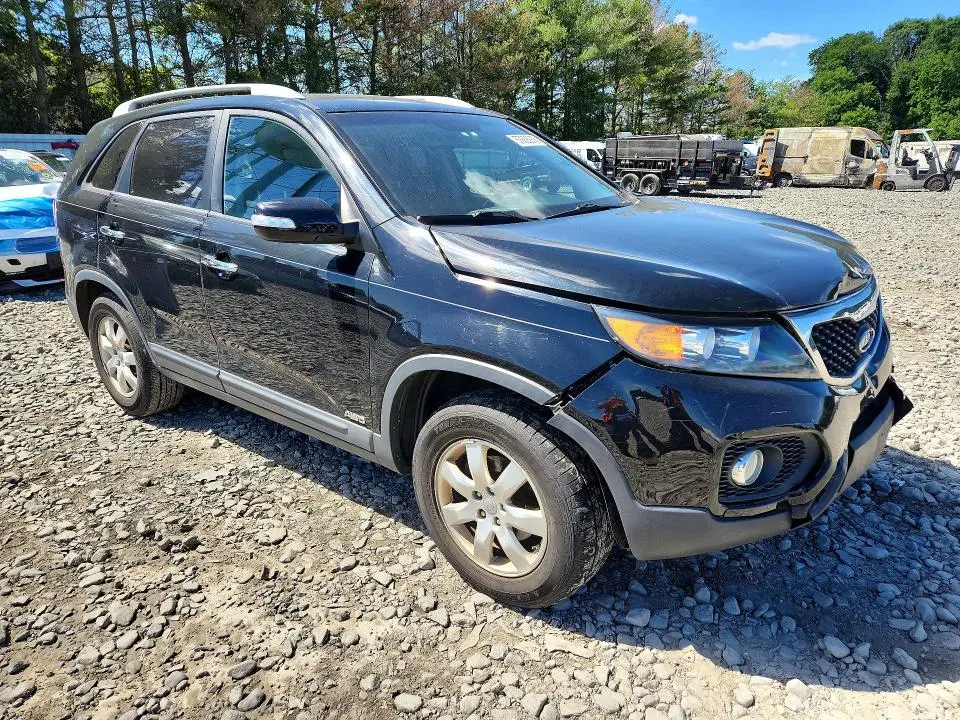 2013 KIA SORENTO LX  