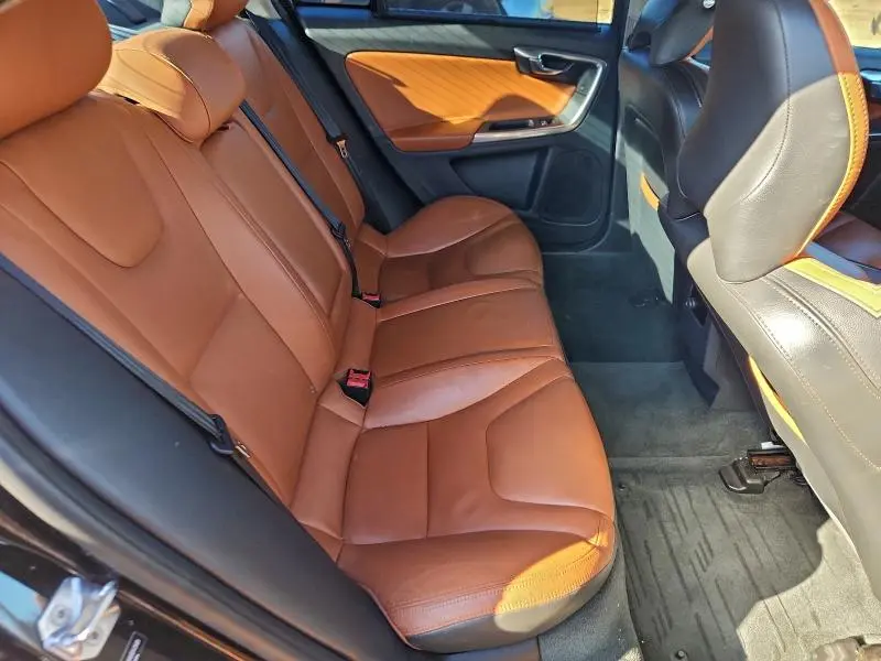 2017 VOLVO S60 PLATINUM  