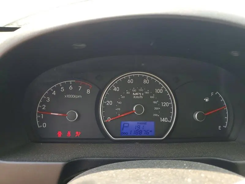 2010 HYUNDAI ELANTRA SE  