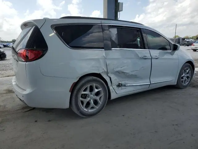 2017 CHRYSLER PACIFICA TOURING L  