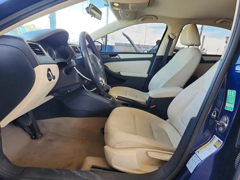 2012 VOLKSWAGEN JETTA SE  