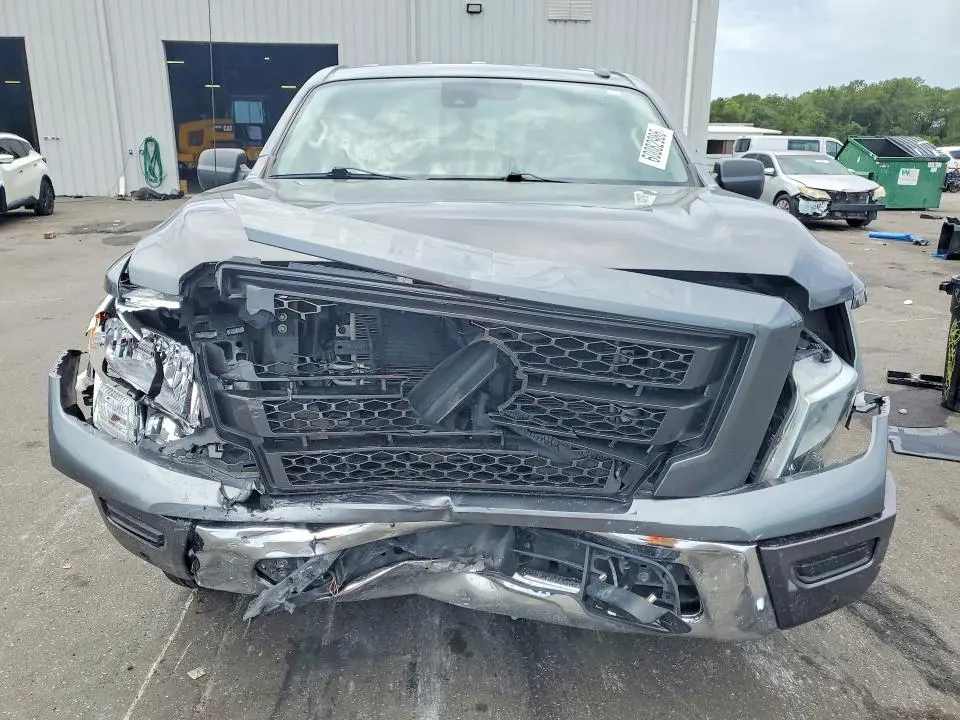 2021 NISSAN TITAN SV  