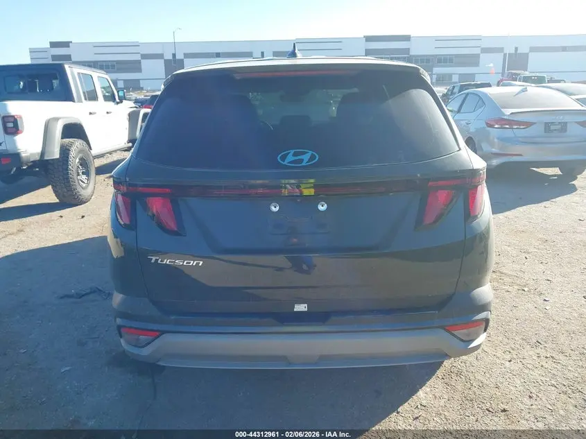 2025 HYUNDAI TUCSON SE