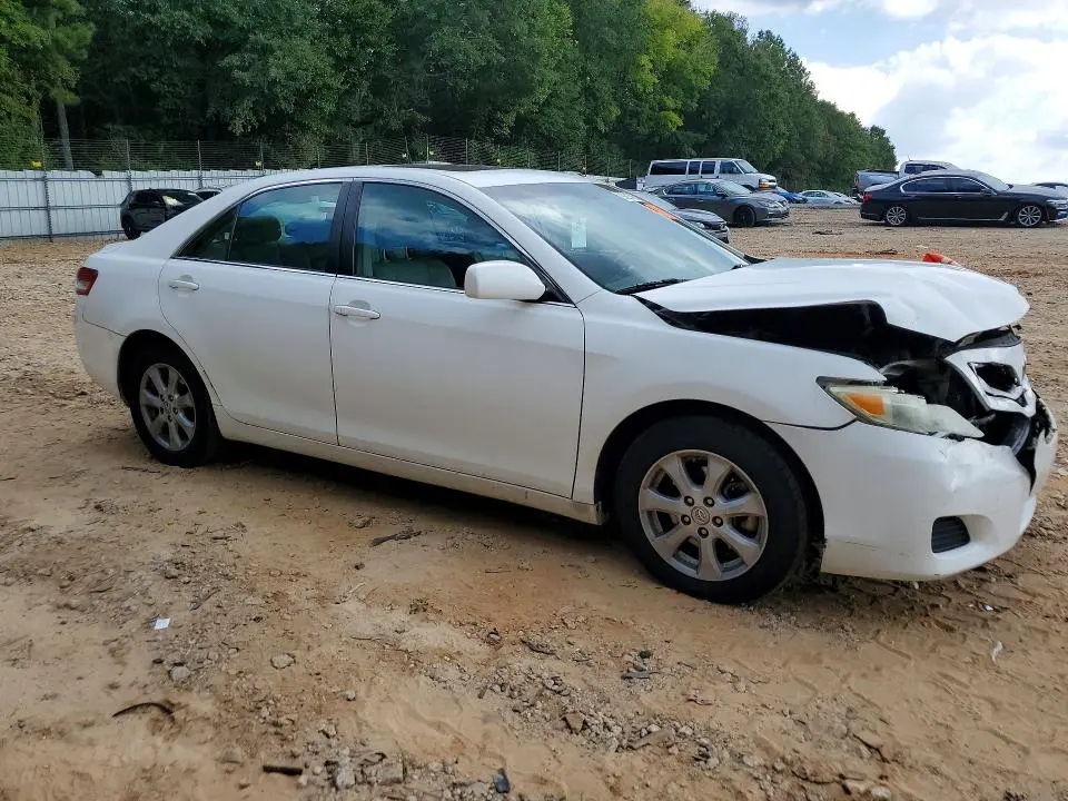 2011 TOYOTA CAMRY LE  