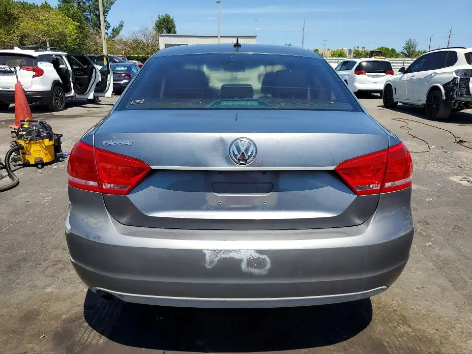 2013 VOLKSWAGEN PASSAT S  