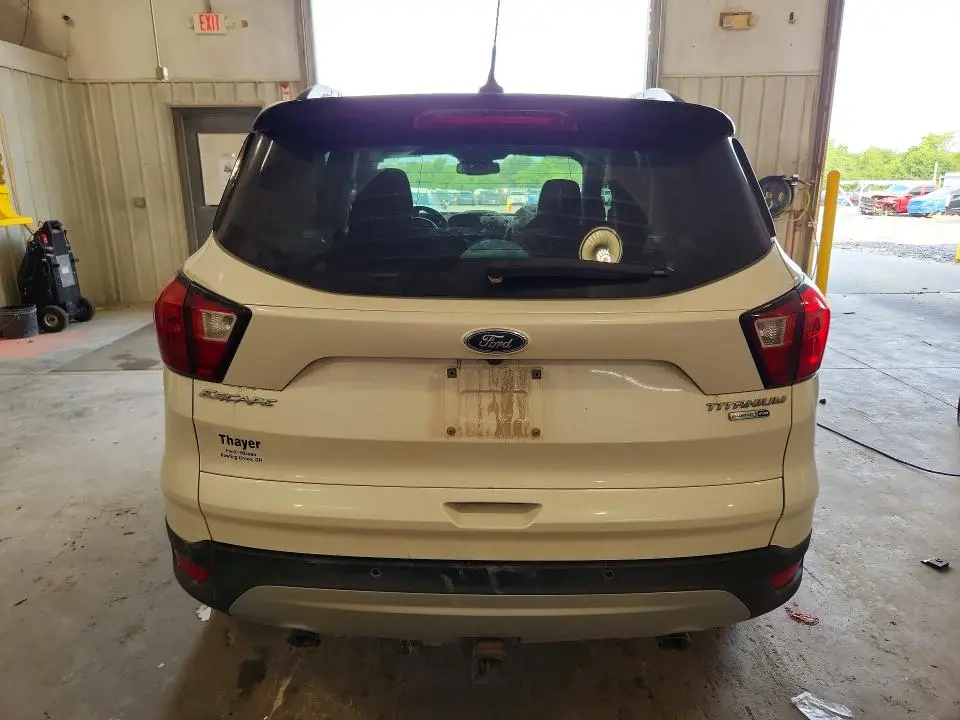 2019 FORD ESCAPE TITANIUM  