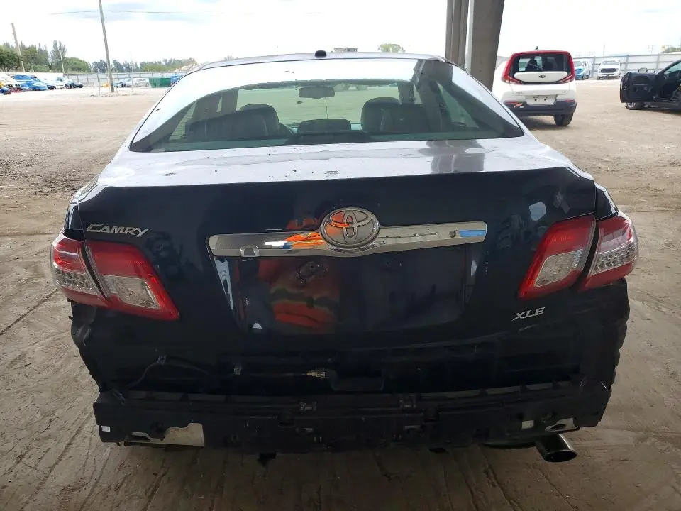 2011 TOYOTA CAMRY BASE  