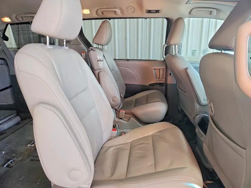 2015 TOYOTA SIENNA XLE  