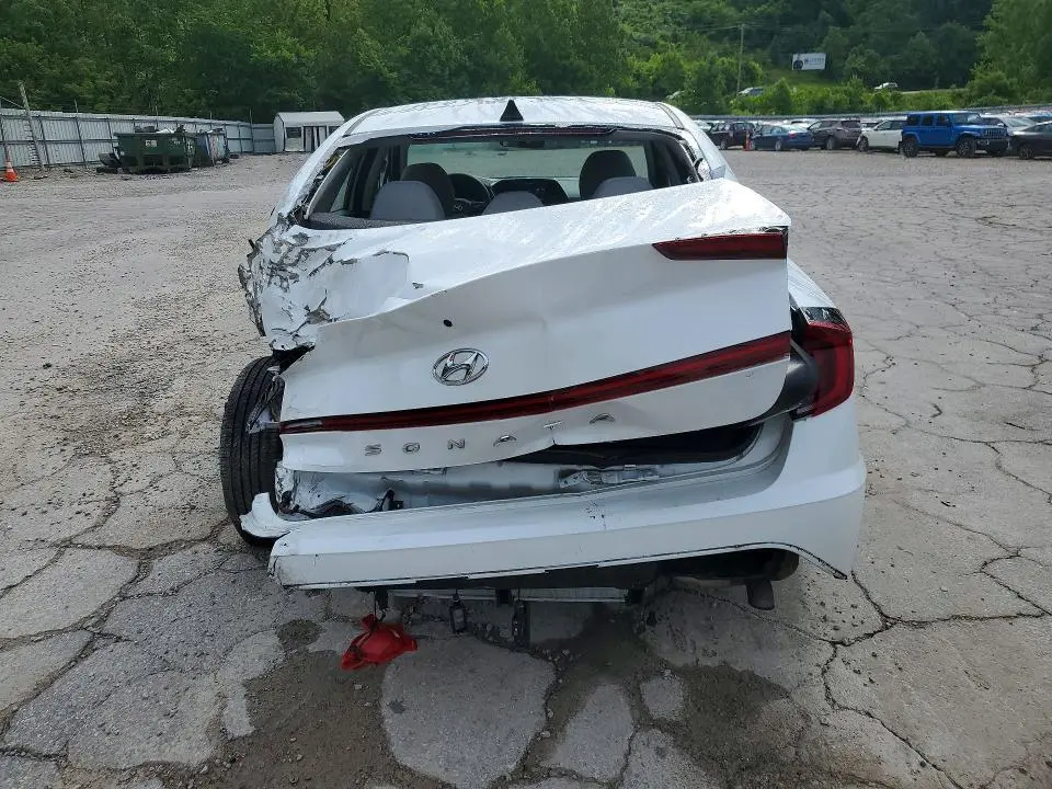 2021 HYUNDAI SONATA SE  