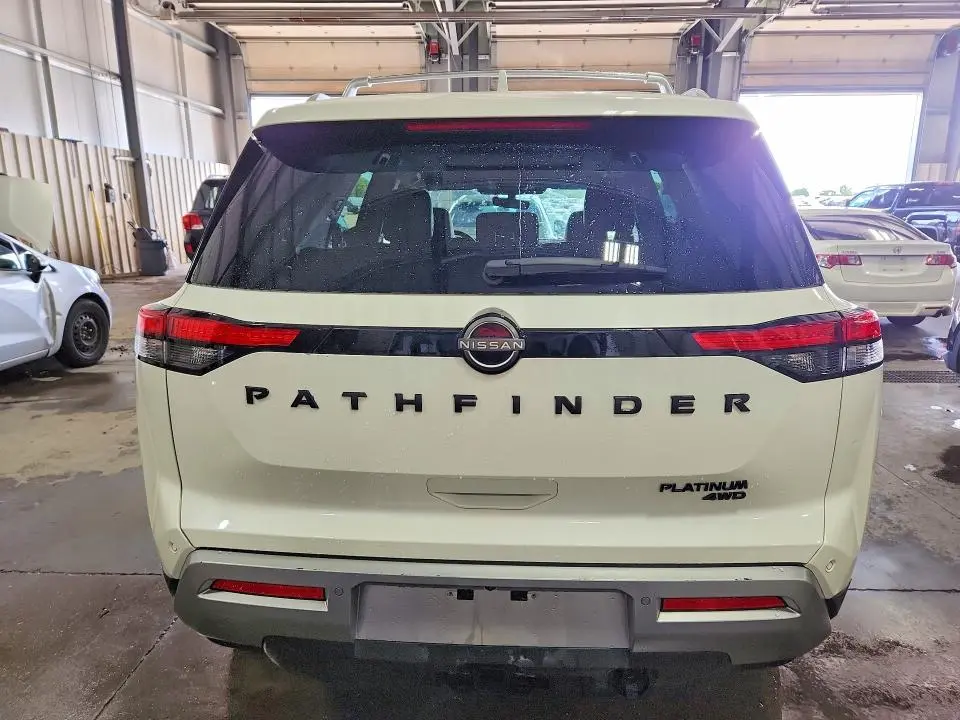 2024 NISSAN PATHFINDER PLATINUM  