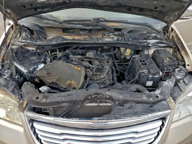 2013 CHRYSLER TOWN & COUNTRY TOURING L  