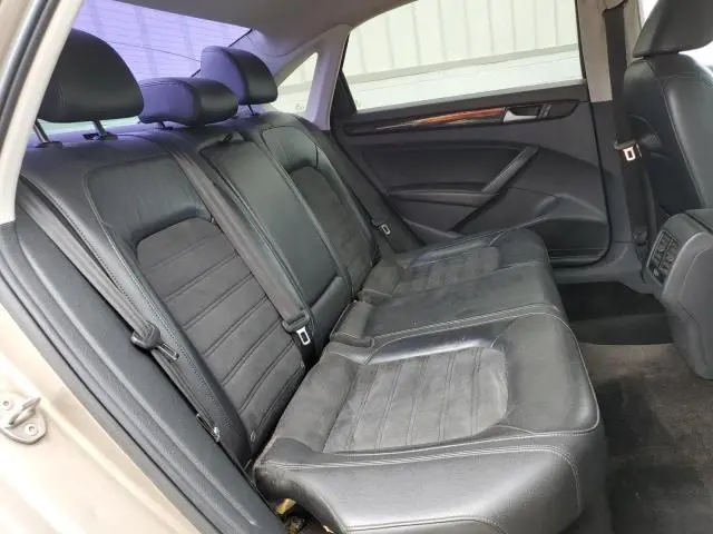 2015 VOLKSWAGEN PASSAT SEL  