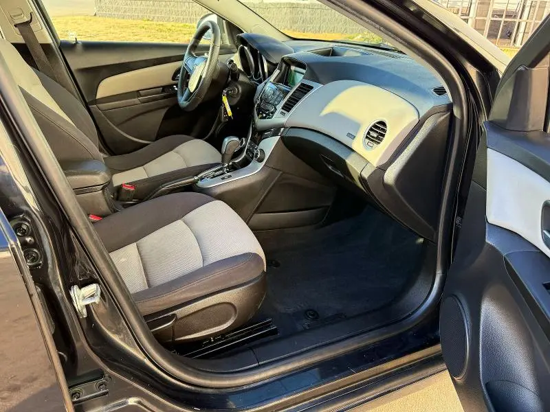 2014 CHEVROLET CRUZE LS  