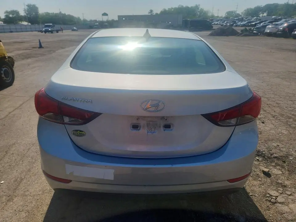 2015 HYUNDAI ELANTRA SE  
