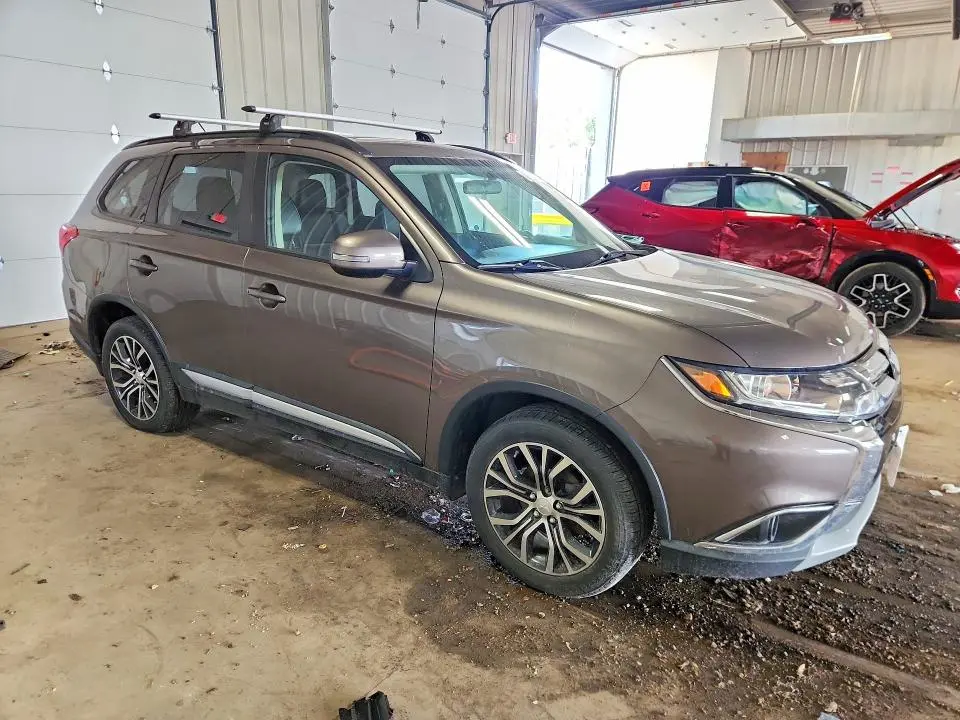 2016 MITSUBISHI OUTLANDER SE  