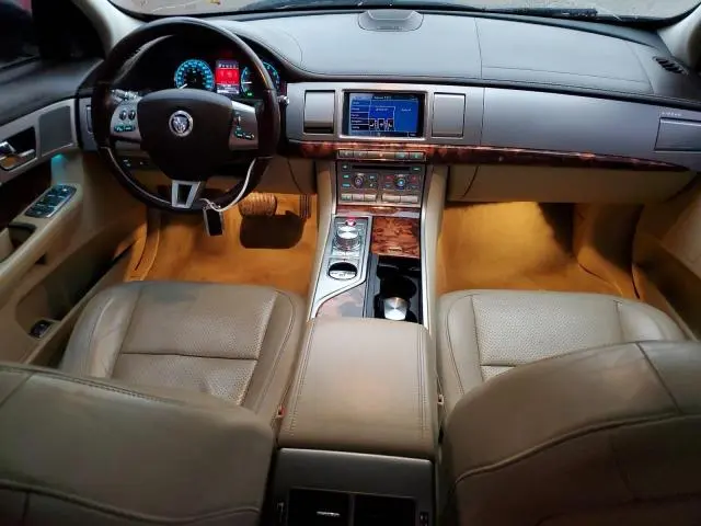 2011 JAGUAR XF PREMIUM  