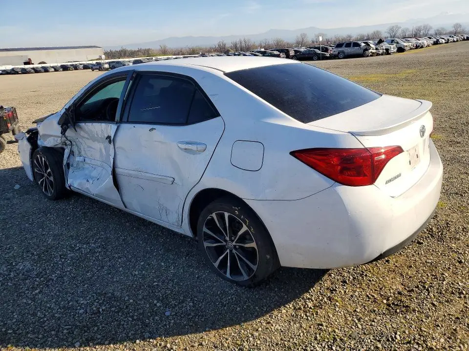 2017 TOYOTA COROLLA SE  