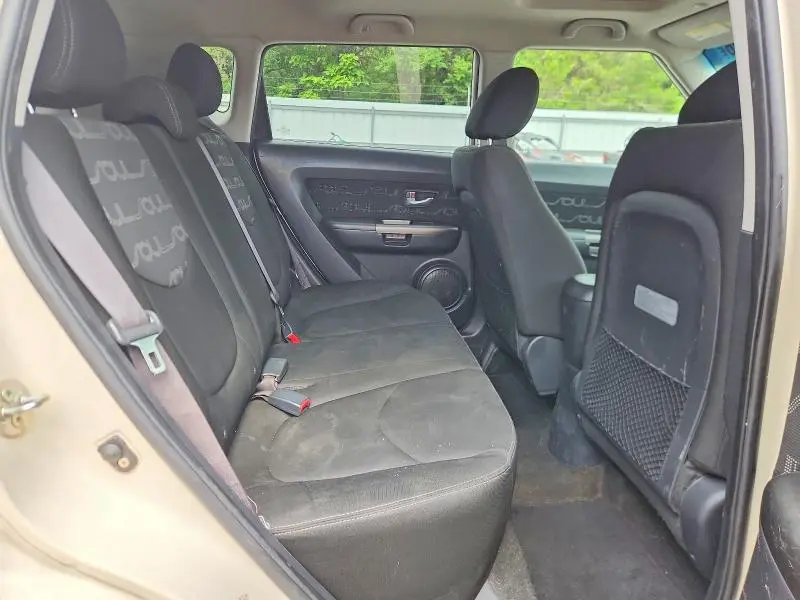 2013 KIA SOUL +  
