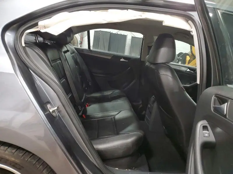 2016 VOLKSWAGEN JETTA SEL  