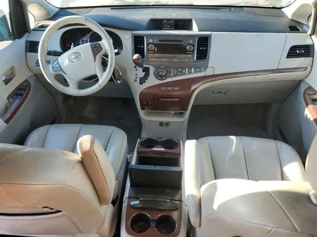 2011 TOYOTA SIENNA XLE  