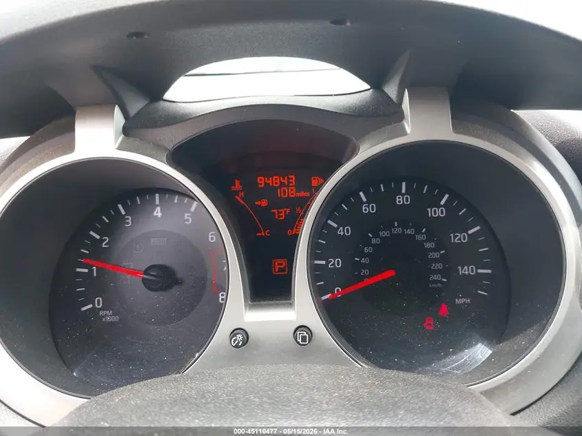 2015 NISSAN JUKE SV