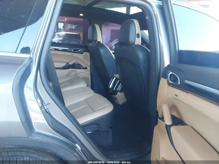 2014 PORSCHE CAYENNE PLATINUM EDITION