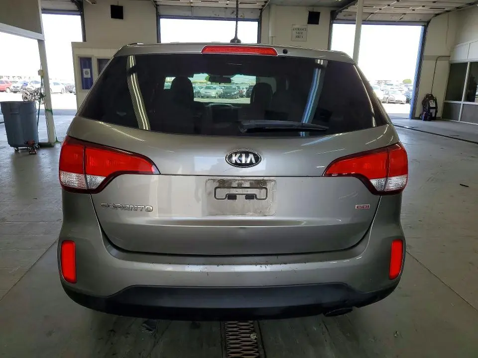 2014 KIA SORENTO LX  