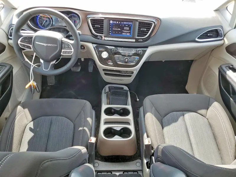 2024 CHRYSLER VOYAGER LX  