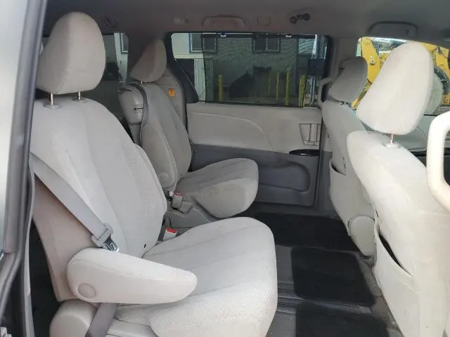 2011 TOYOTA SIENNA LE  