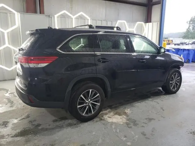 2017 TOYOTA HIGHLANDER SE  