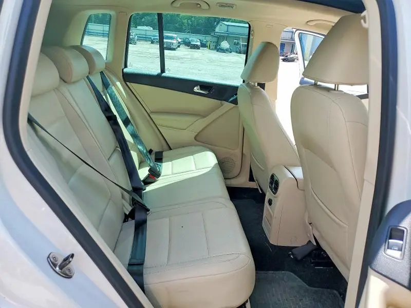 2011 VOLKSWAGEN TIGUAN S  